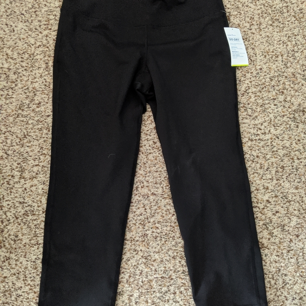 Old navy elevate crop leggings